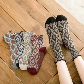 5 Двойки женските чорапи с бродерия в ретро стил Харадзюку, Сладки Памучни чорапи Kawaii Novelty Palace В етнически стил С флорални релефни и кръгло деколте