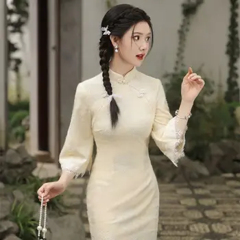 Дантела Чонсам в китайски стил, разкроена ръкави със средна дължина, в стила на литературното ретро за младите жени