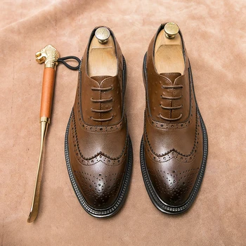 Италианската марка кафява кожена обувки, мъжки висококачествени бизнес офис модела обувки с дантела, Удобна класическа ежедневни обувки с перфорации тип 